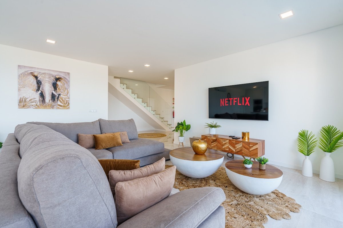 Axess Villa with a panoramic ocean view gallery image 3