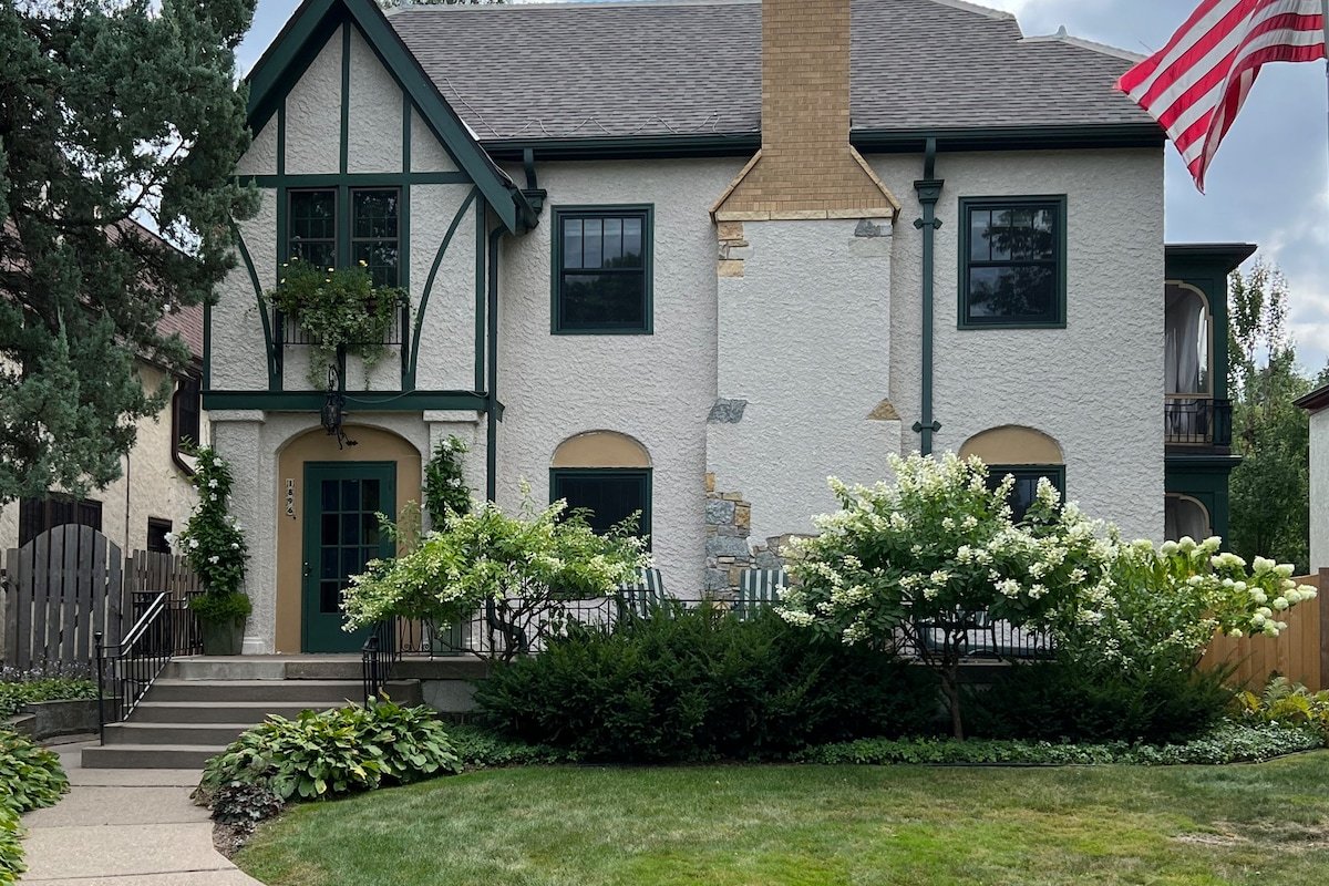 Historic Summit Avenue gallery image 2