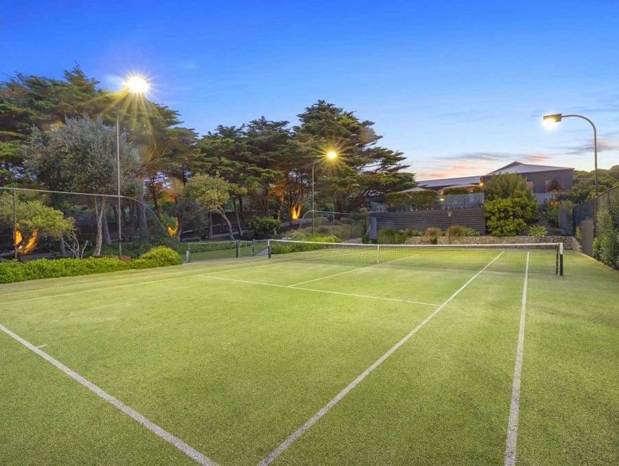 *Ohana Luxury Retreat*-beach access, heated pool gallery image 4