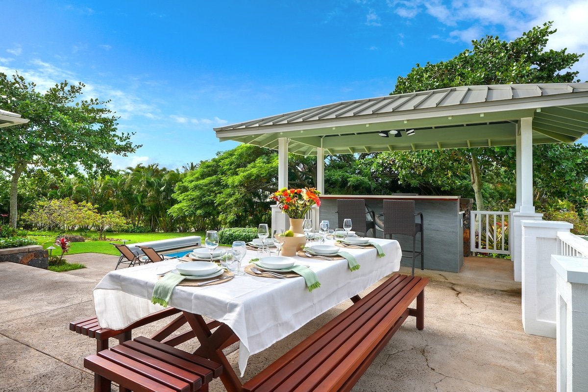 JC Surf House: Elegant 5bd w/ Pool, BBQ & Views gallery image 3