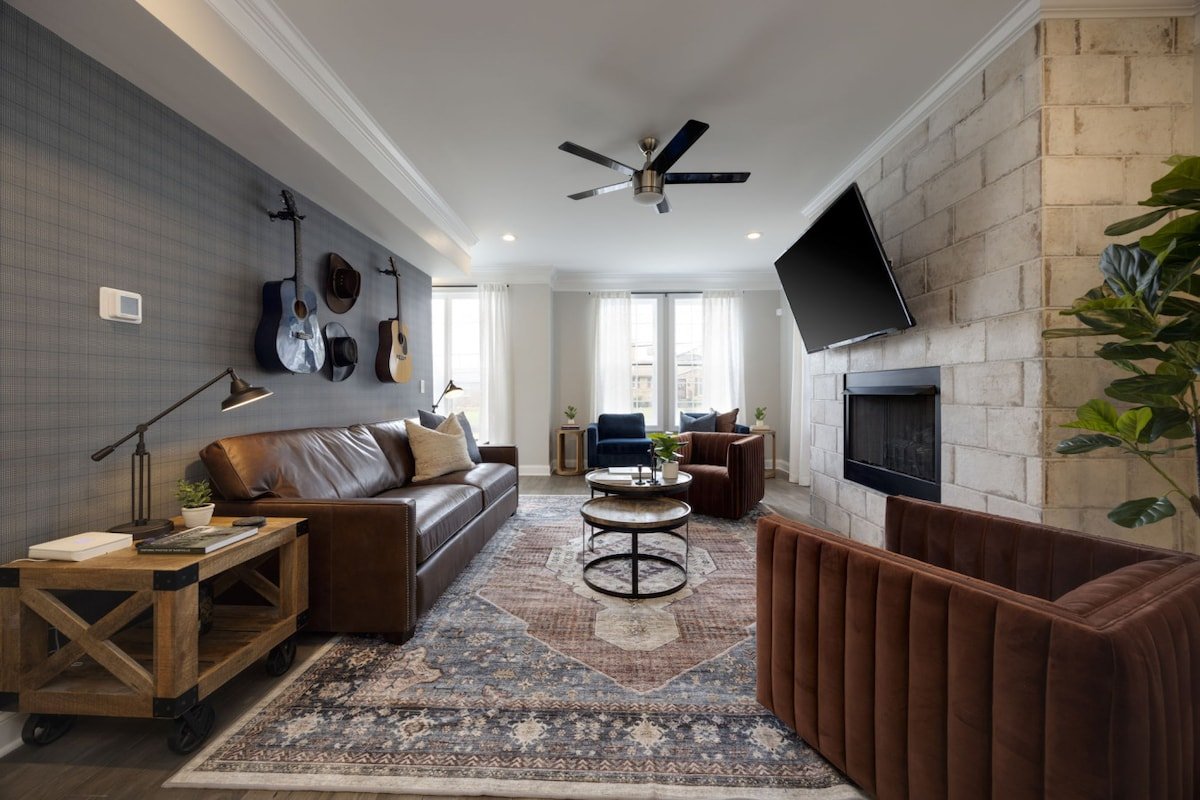 Gulch Escape | Rooftop Lounge + Walk to Downtown gallery image 4