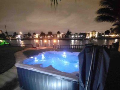 Paradise Waterfront-Jacuzzi-heated Pool-familyhome