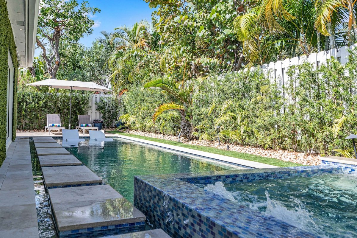 Walk to Beach | Modern Oasis | Ocean Mist Key gallery image 4