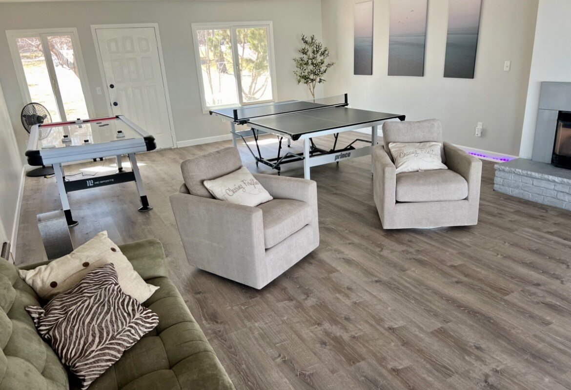 “Blue Bay Getaway” lake front! gallery image 3