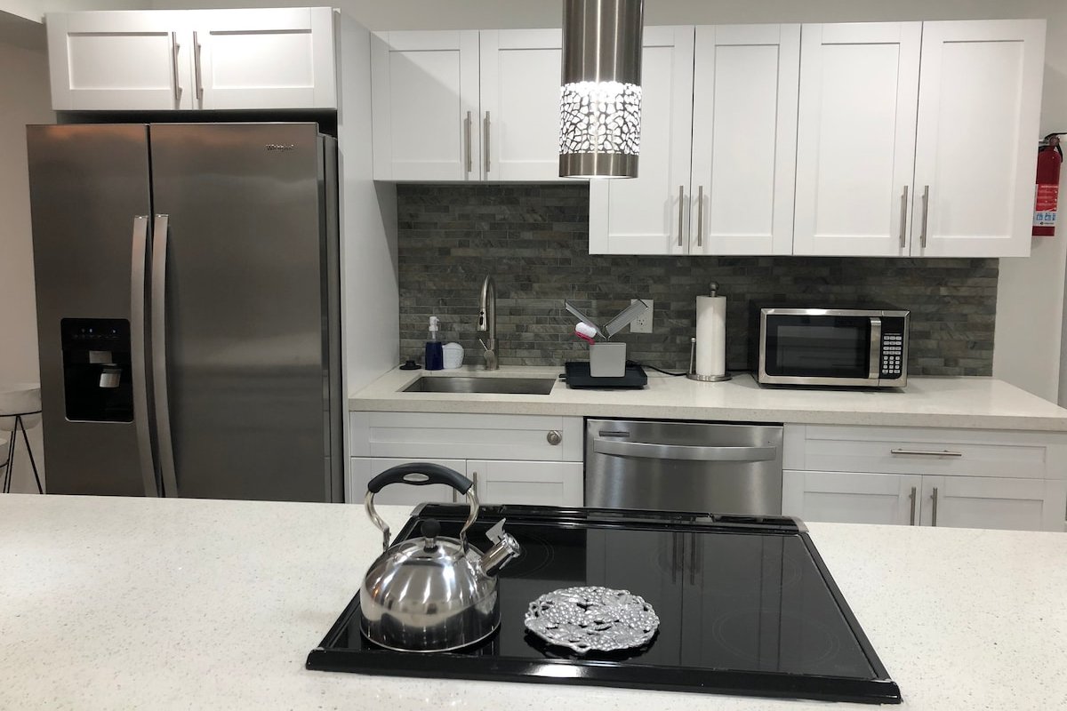 Close to Hard Rock Casino with water access gallery image 5