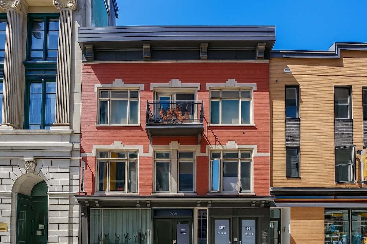 Deluxe Estate – Two in One Downtown Québec City gallery image 2