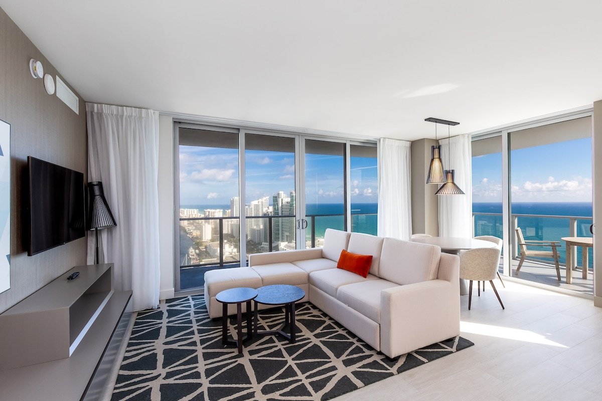 Hollywood 35 gallery image 2