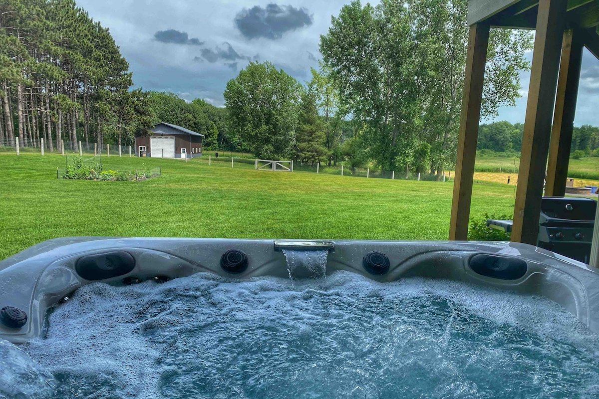 5000sf house-13 acres of privacy-Abundant wildlife gallery image 4