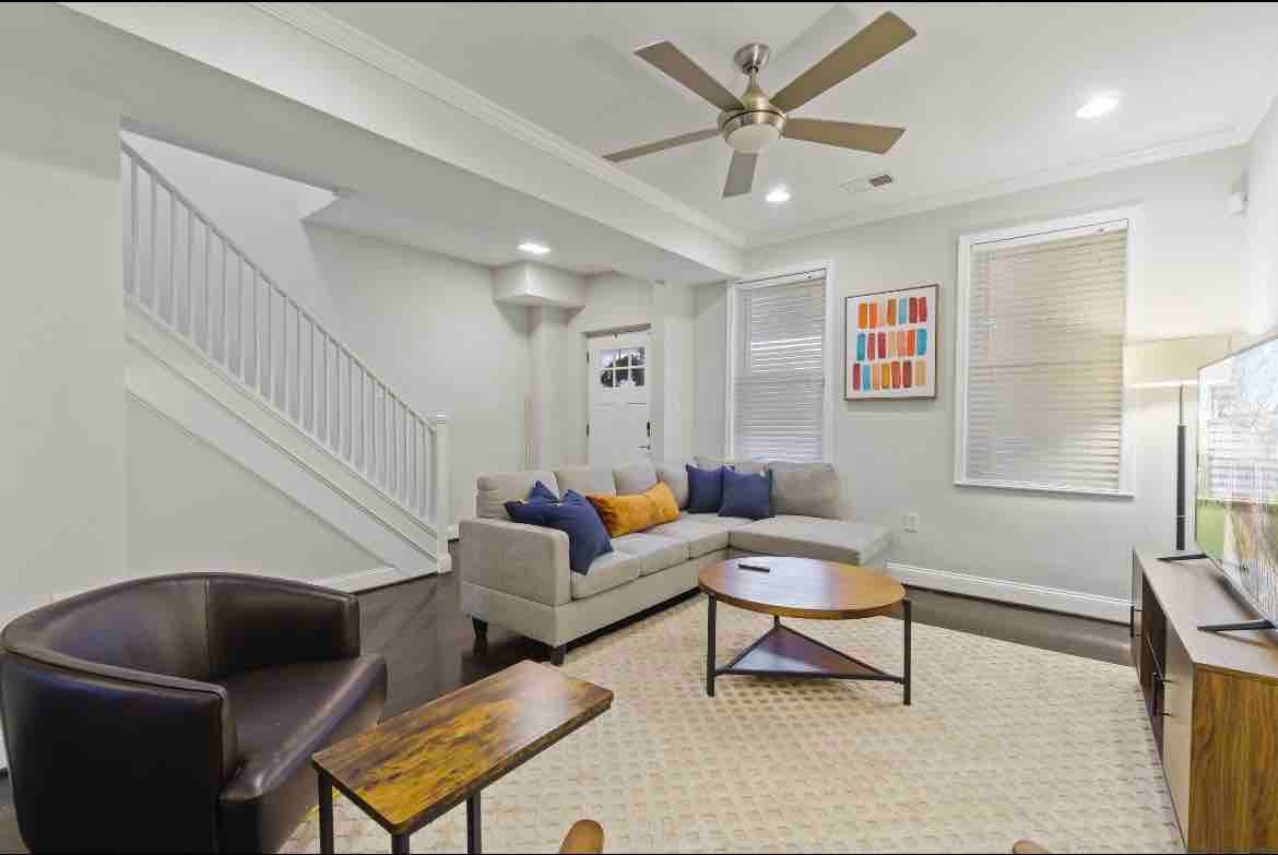 Hidden Gem@Capitol Hill, 2 Blocks to Metro gallery image 3