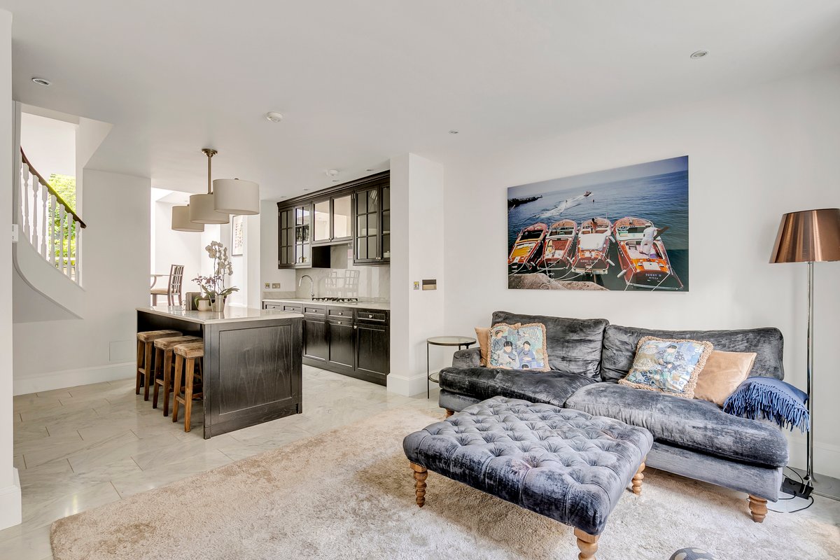 Elegant 3-Bed Belgravia Townhouse + Garden