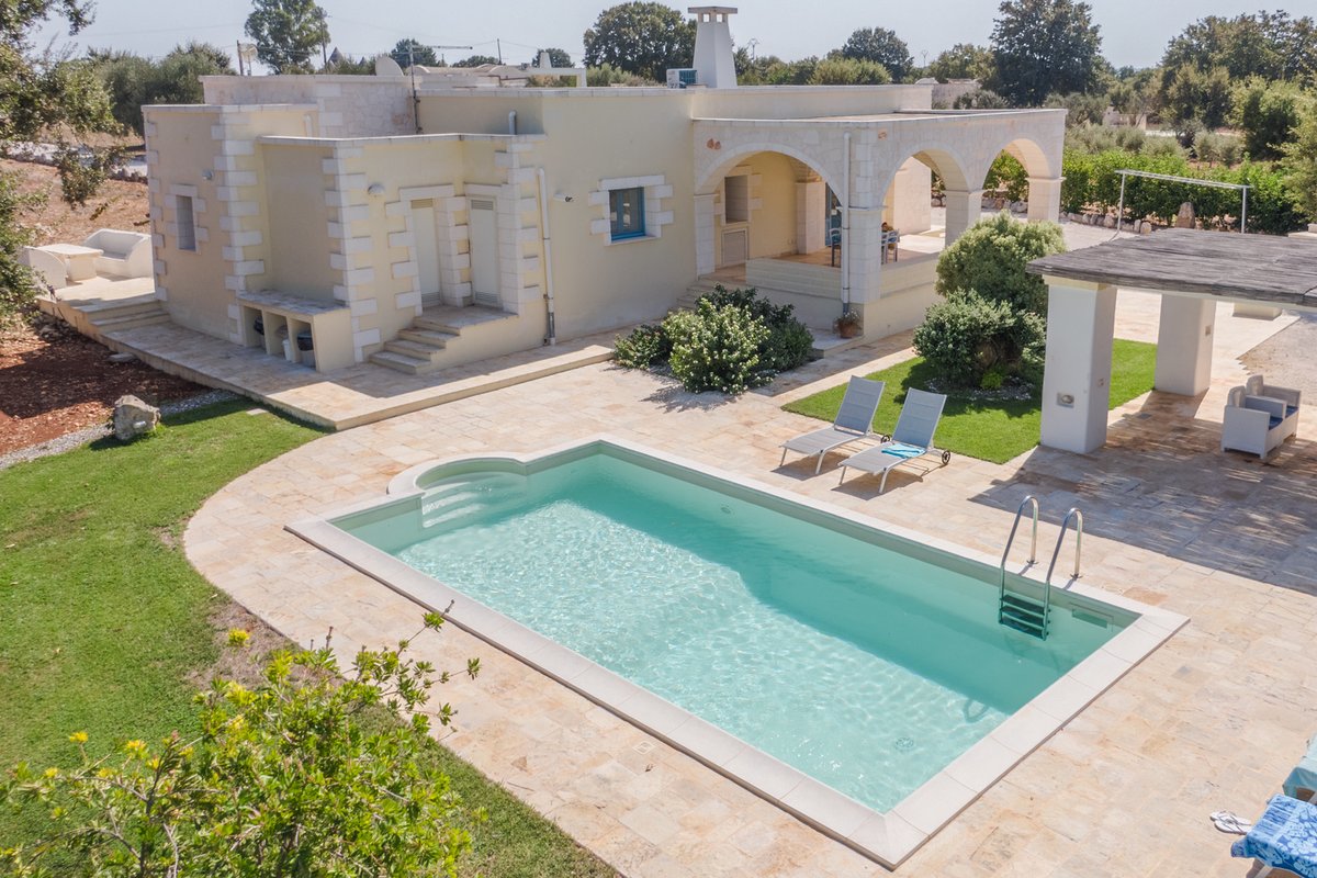 Chic two bedroom villa with private pool & BBQ