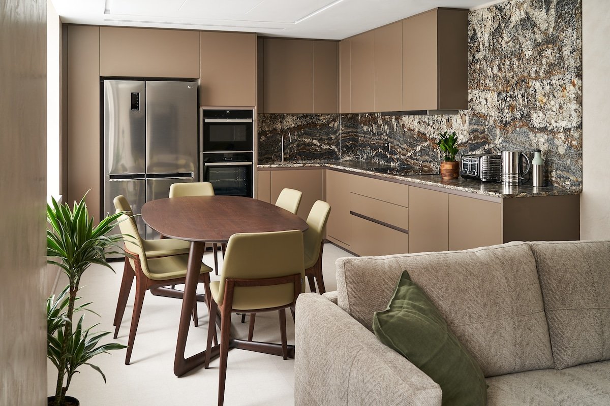 West End- New 3 Bed with terrace gallery image 3