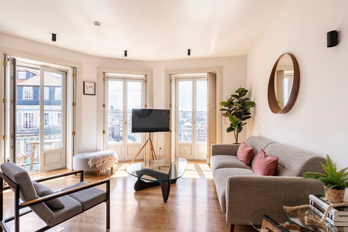 Luxury Porto Residence w/ River Views + Concierge gallery image 2