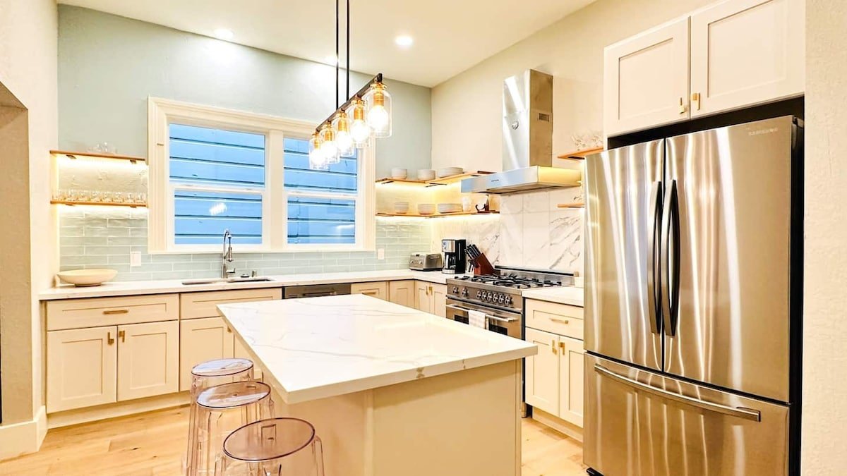 5-Bedroom Flat, Central, Close to Castro & Mission gallery image 2