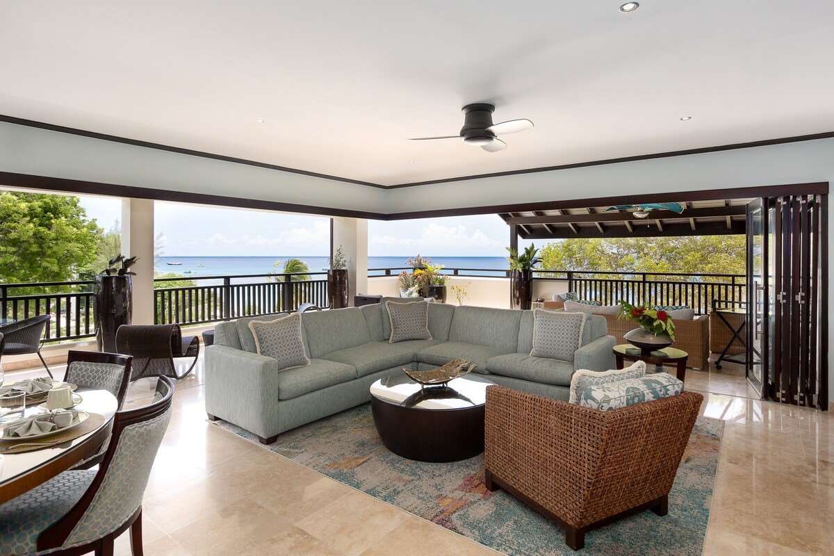 Crowsnest at Coral Cove