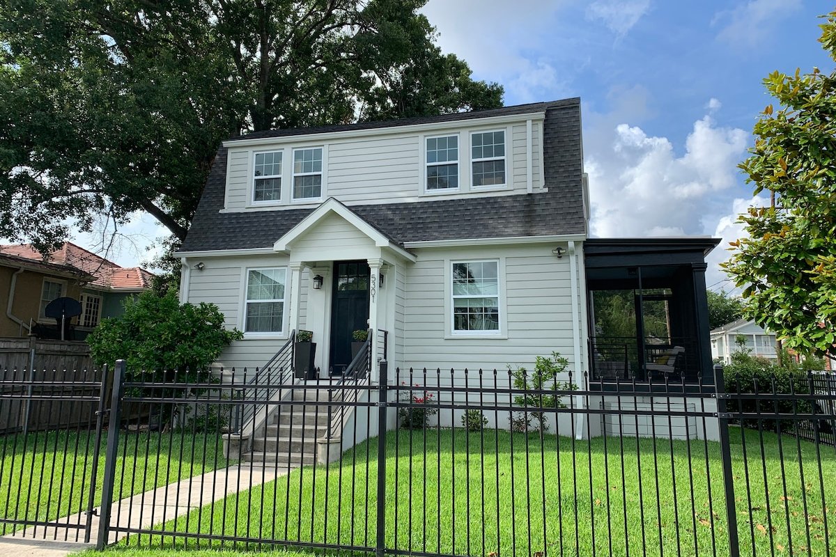 ByTulane&Loyola Univ Modern Sunny Close gallery image 2