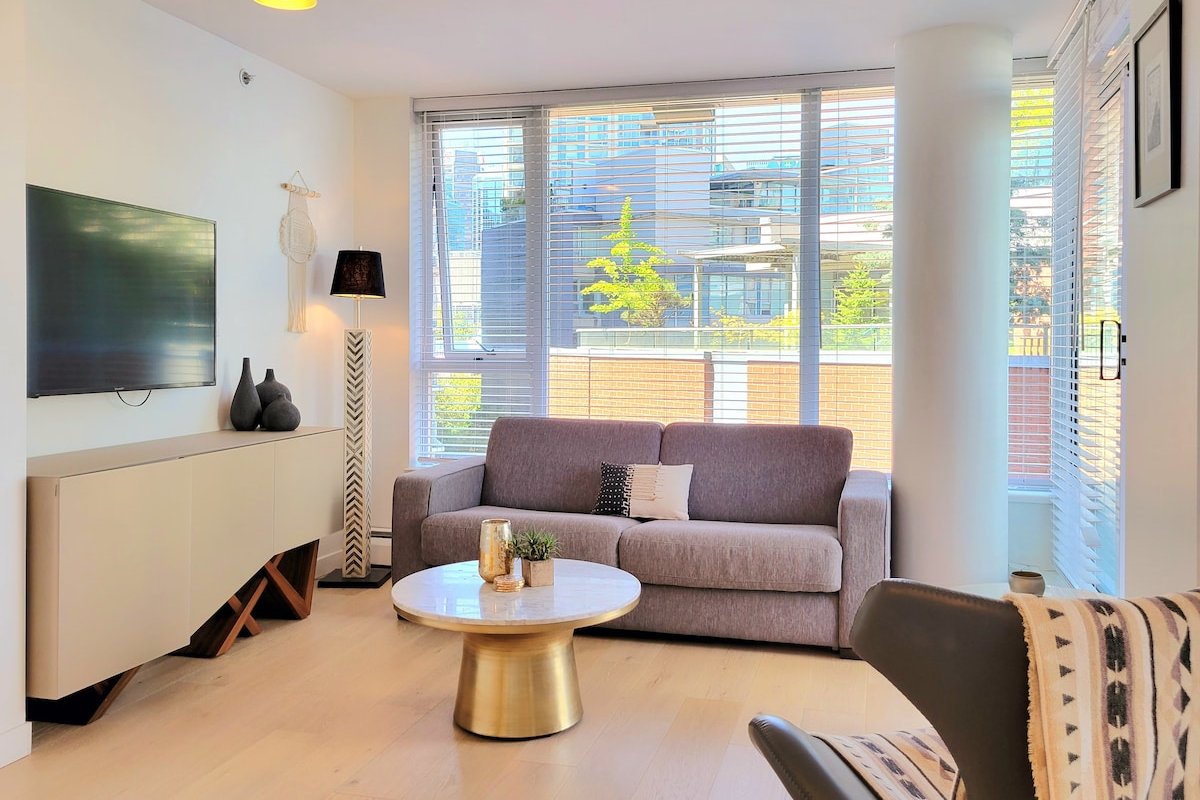 Downtown Spa Oasis : Pool+Gym+Sauna & Hot Tub gallery image 3