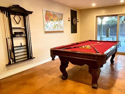 Ultimate Getaway! Pool, Basketball, FirePit & More