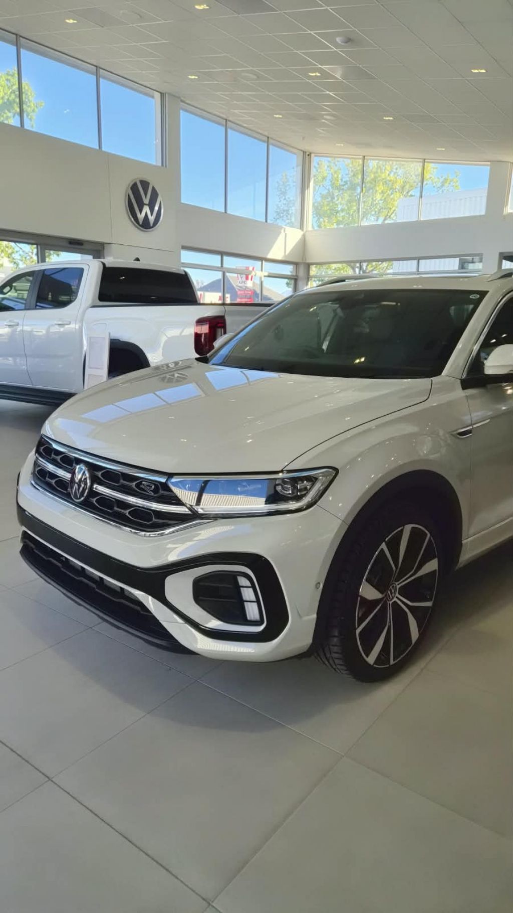 VOLKSWAGEN T-ROC 2.0 TSI 4M R-LINE DSG for Sale in South Africa