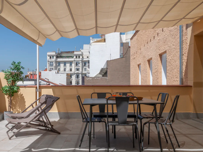 PENTHOUSE 3 BR, 3 BA & 30M2 TERRACE