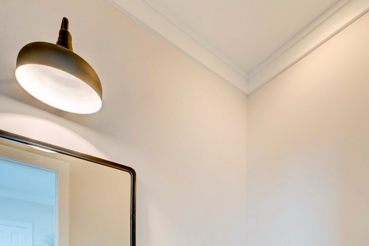 Dolphin Manor gallery image 2