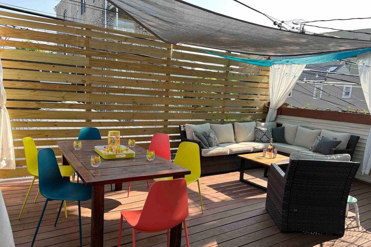 Big 4BR/3.5BA Home Near Everything! gallery image 4