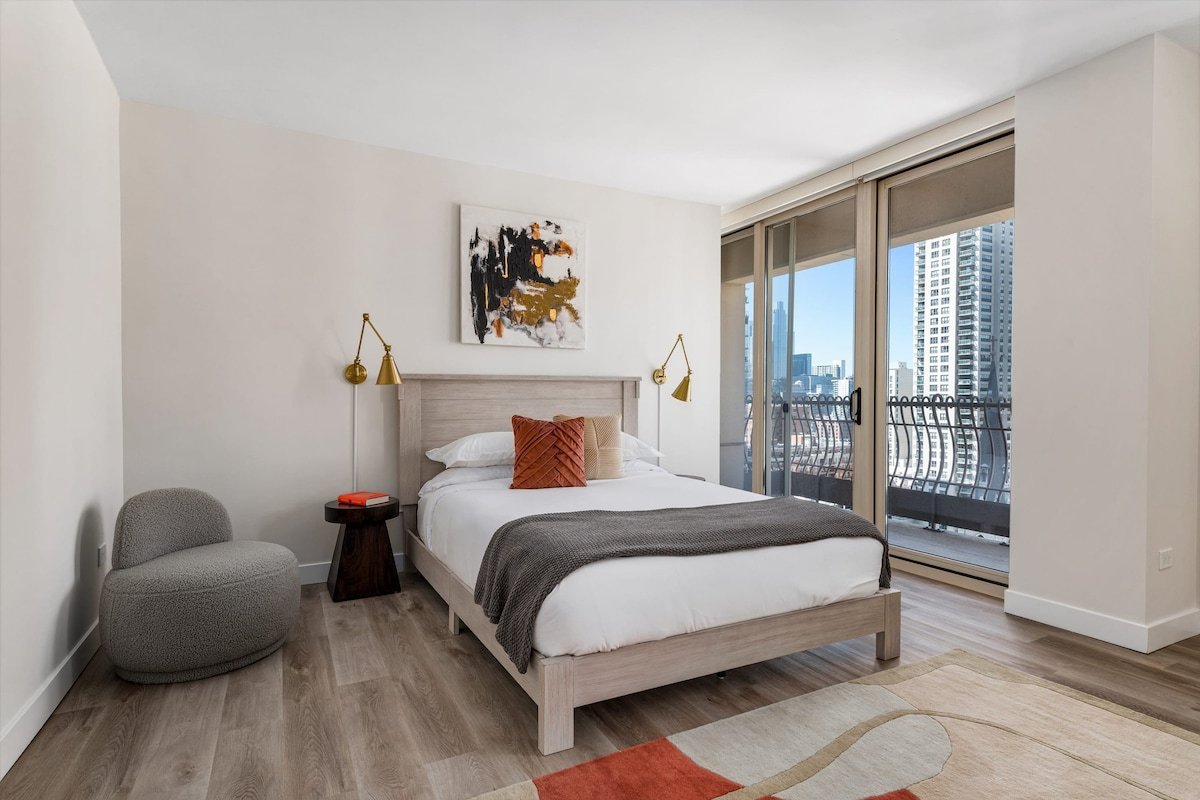 Prime 4BR Apartments: Perfect Group Comfort gallery image 3