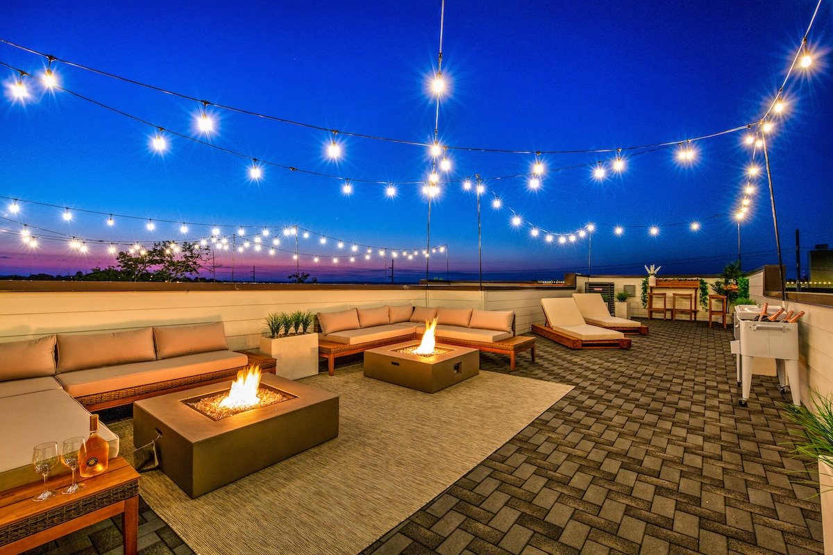 Bachelorette Bash! Sleeps 20! 2 Private rooftops! gallery image 5