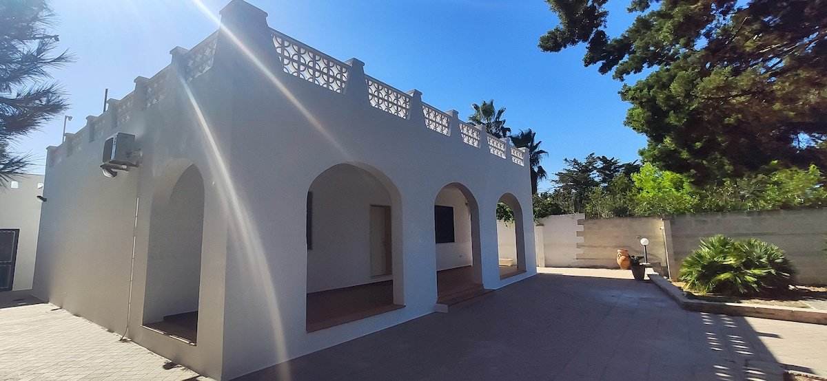 Salento Villa w/ Beach at 5 mins & Private Jacuzzi gallery image 3