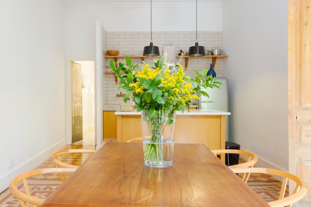 Magnificient modernist apartment in the heart of the city. gallery image 5