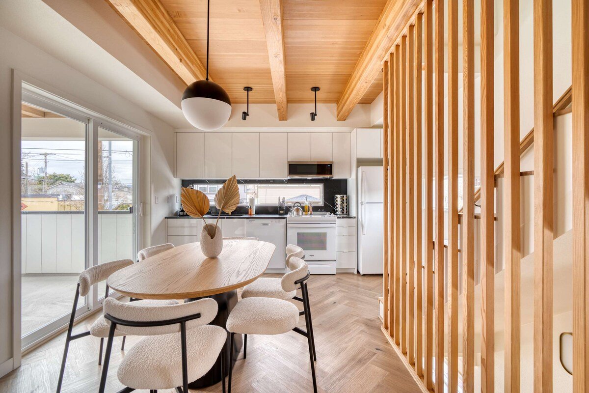 3BR Alberta Home • Vaulted Ceilings • Walkable gallery image 5