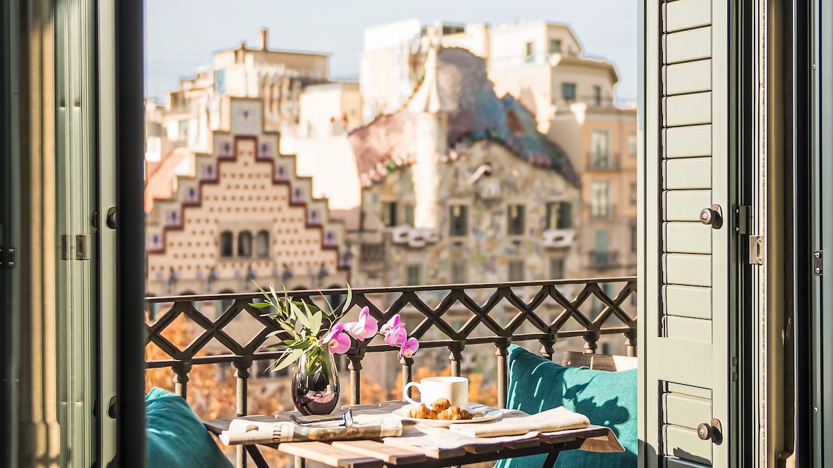 Luxury *****apt. GODÓ Paseo de Gracia- Casa Batlló gallery image 2