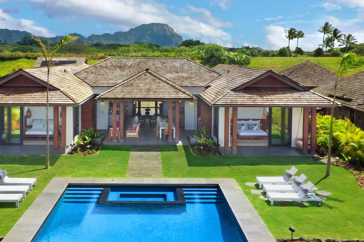 Hale Leimomi: Luxurious Comfort + Pool + Views!