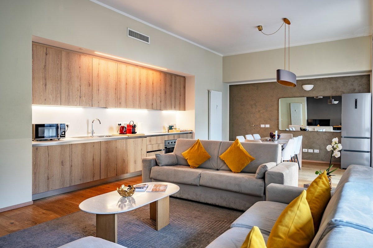 Stunning 4 Bedrooms, 10 Guests – Duomo District gallery image 3