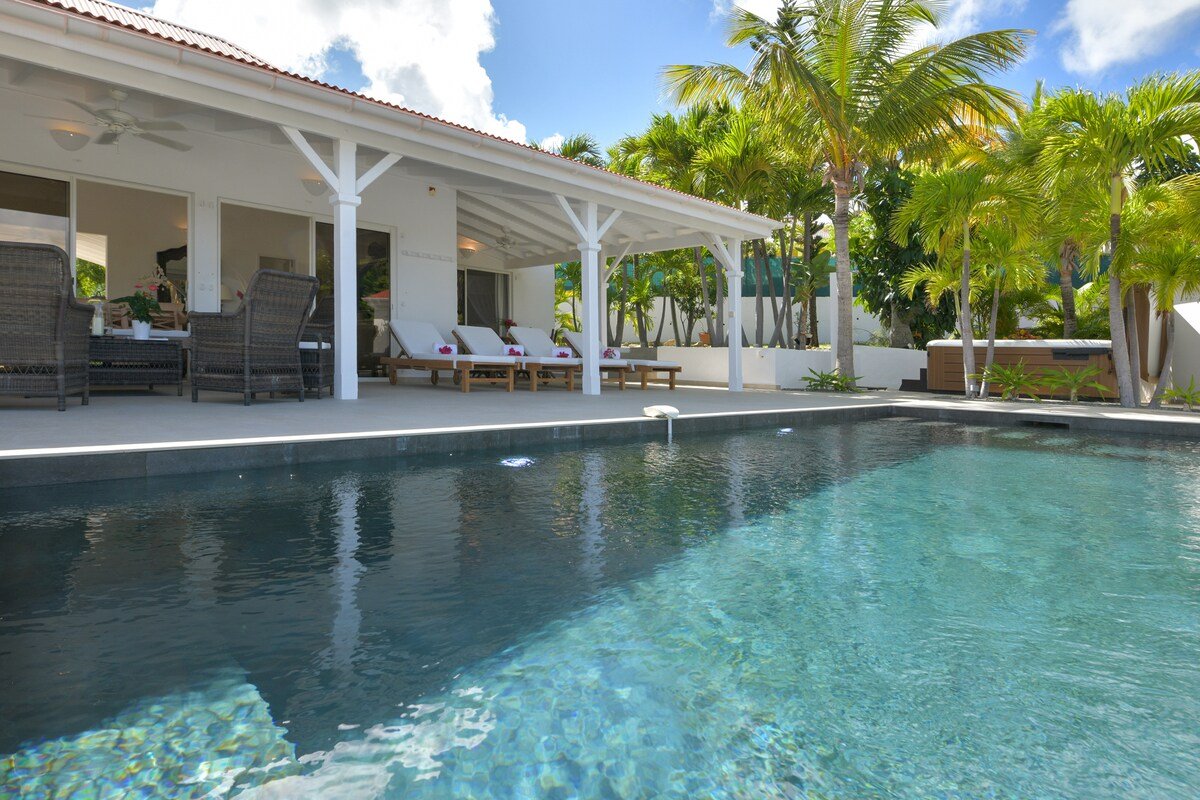 Kir Royal gallery image 5