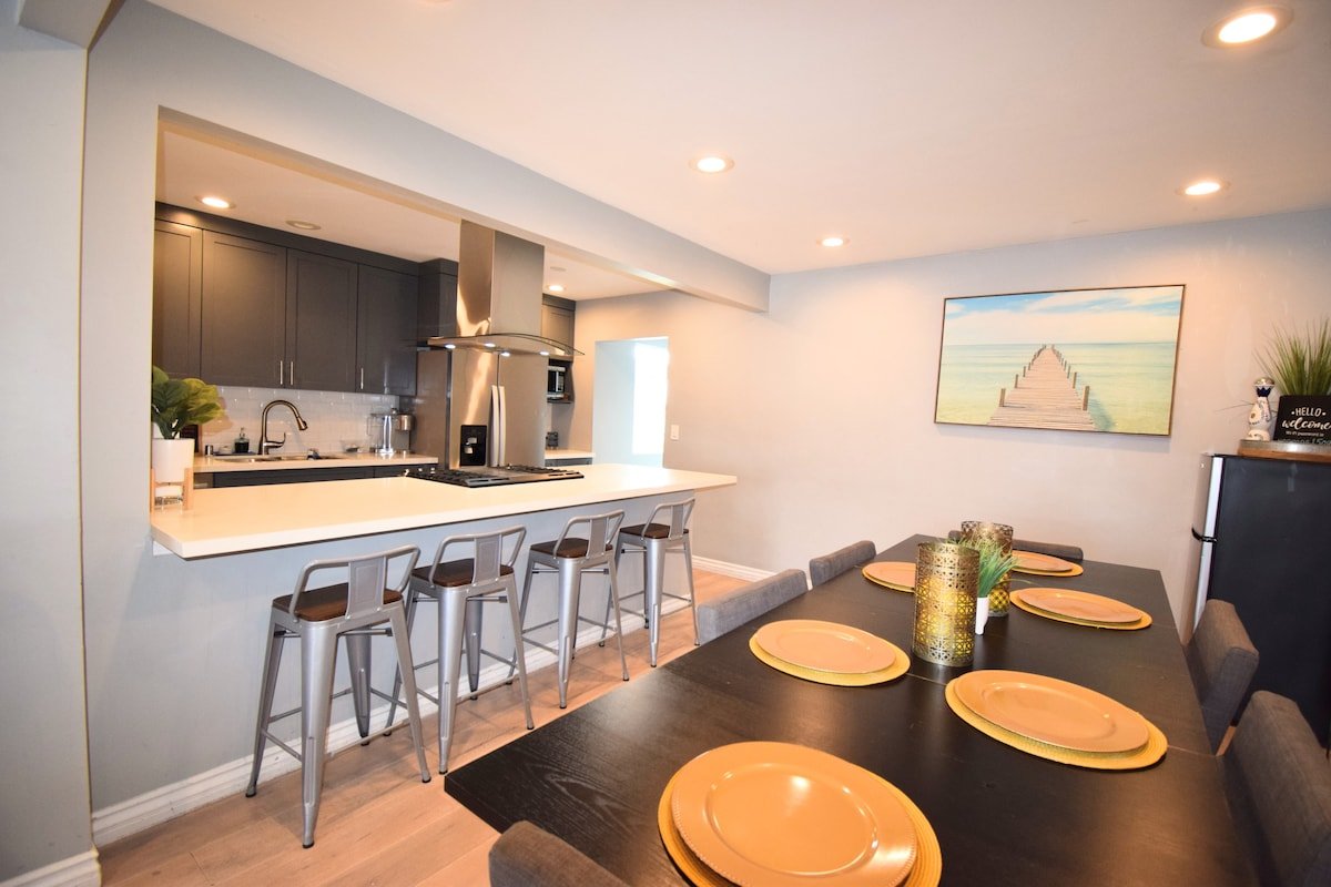 16 Guests, 5BR home/ 15 min. to Downtown/Gaslamp gallery image 3