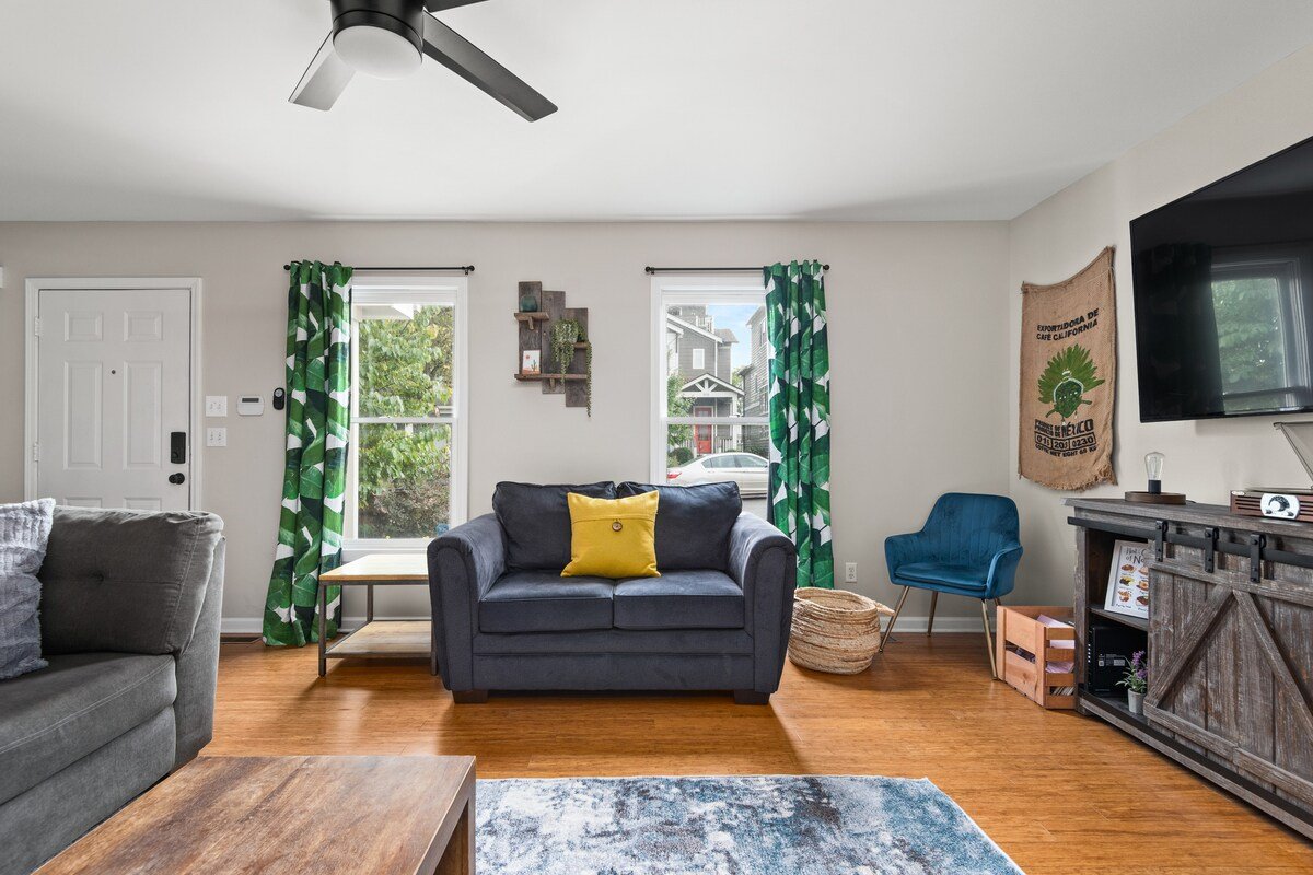 COZY HOME 1 MILE FROM BROADWAY! MUSIC CITY GETAWAY gallery image 4