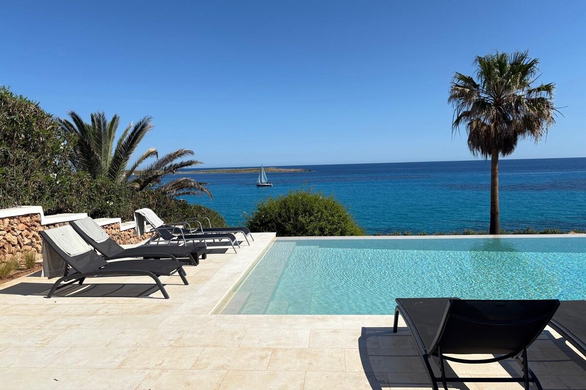 Villa con piscina y acceso al mar, Menorca gallery image 4