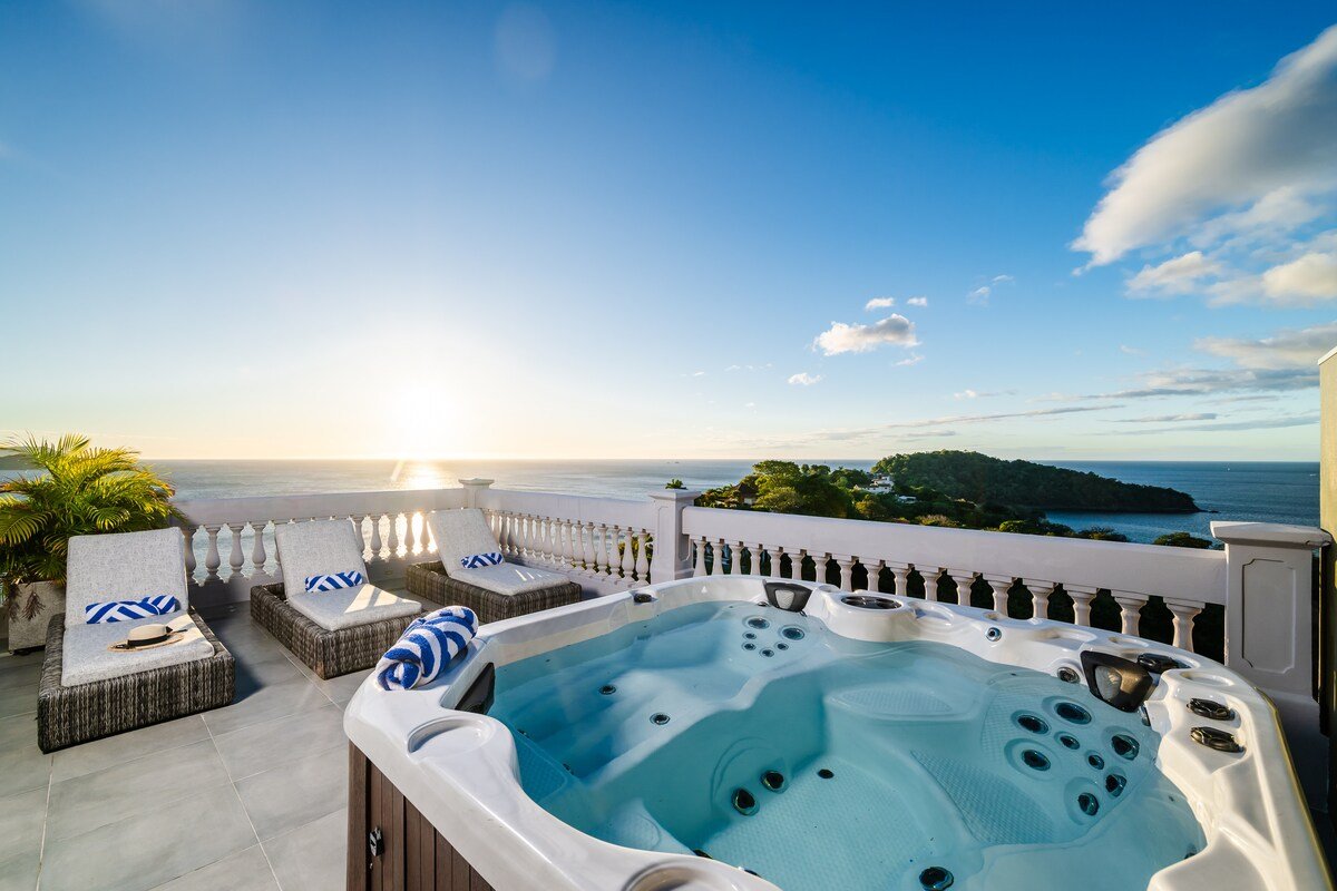 Epic 7BR Oceanview Condo with Rooftop Jacuzzi gallery image 5