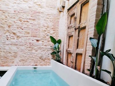 Design house with swimming pool near the sea