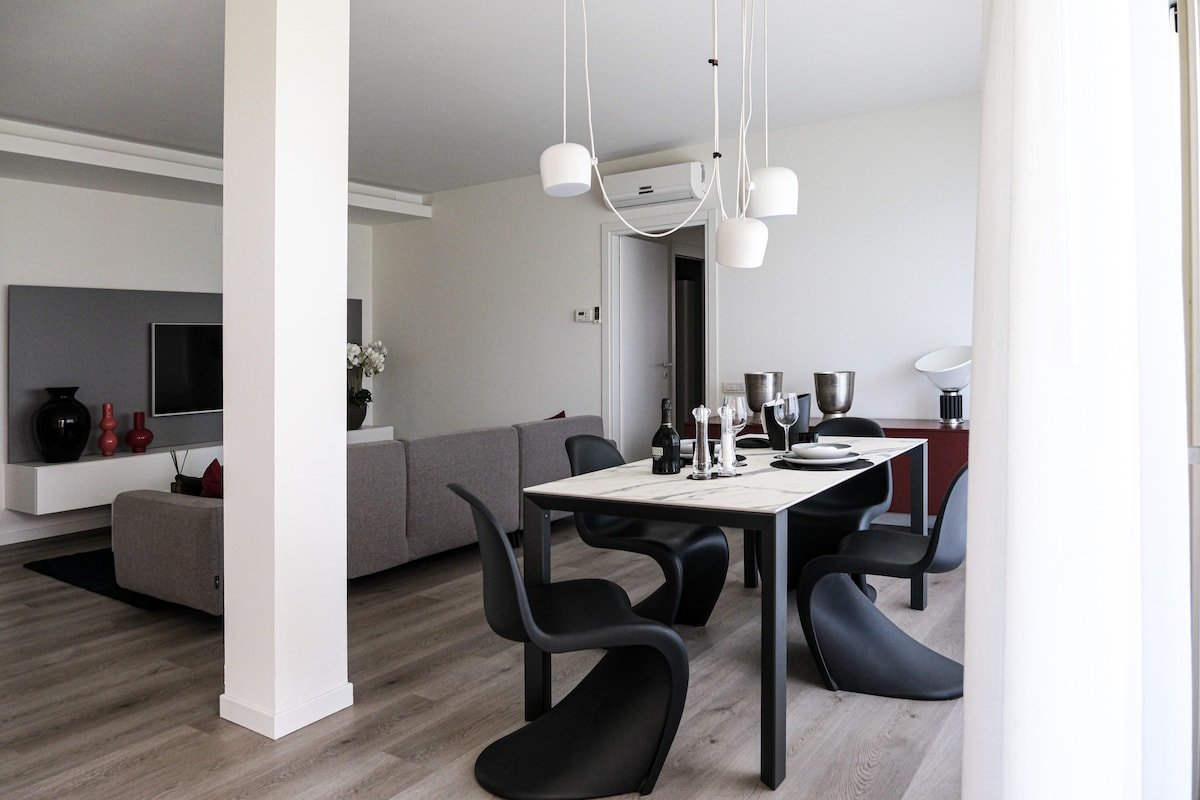 The Gem of The Lake – Garden, Pool and Lake-View gallery image 2