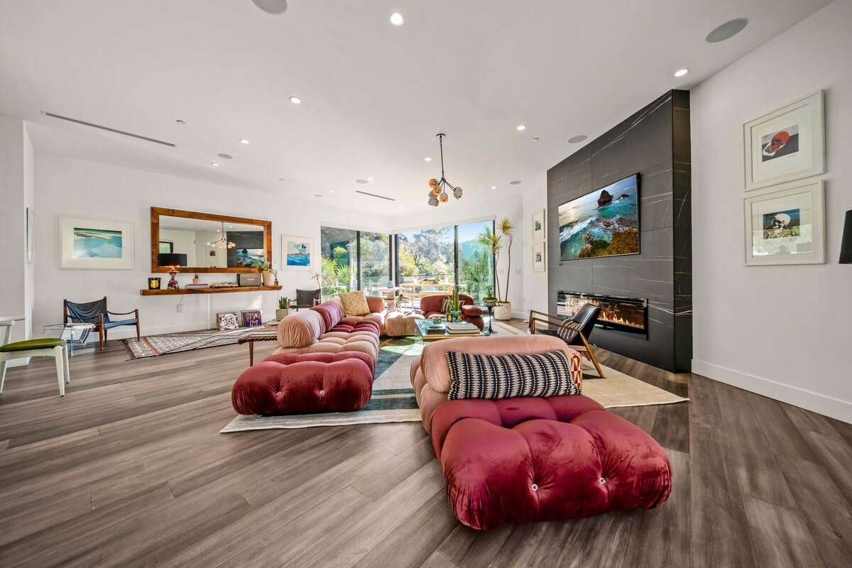 Luxurious 5BR Tri-Level Retreat in Hollywood Hills gallery image 5