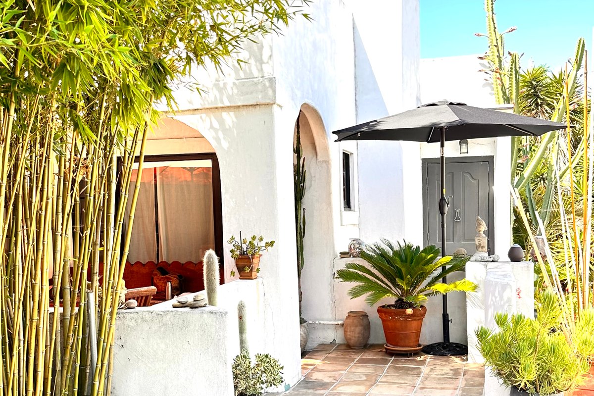 Spanish Oasis in Silver Lake