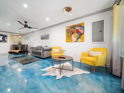 Beautiful Sophisticated Boutique A