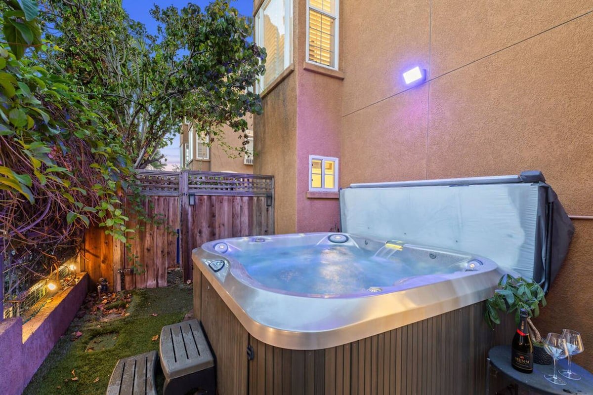 Hillcrest Hangar: Luxury Style, Urban Walkability! gallery image 3