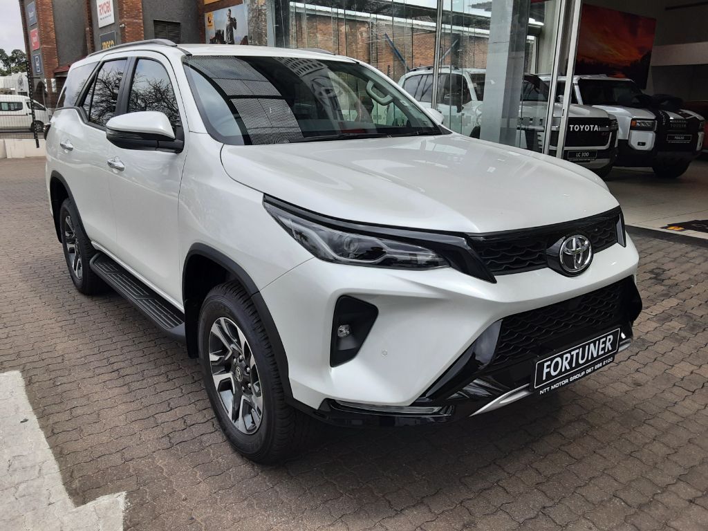 TOYOTA FORTUNER 2.4GD-6 R B A T for Sale in South Africa