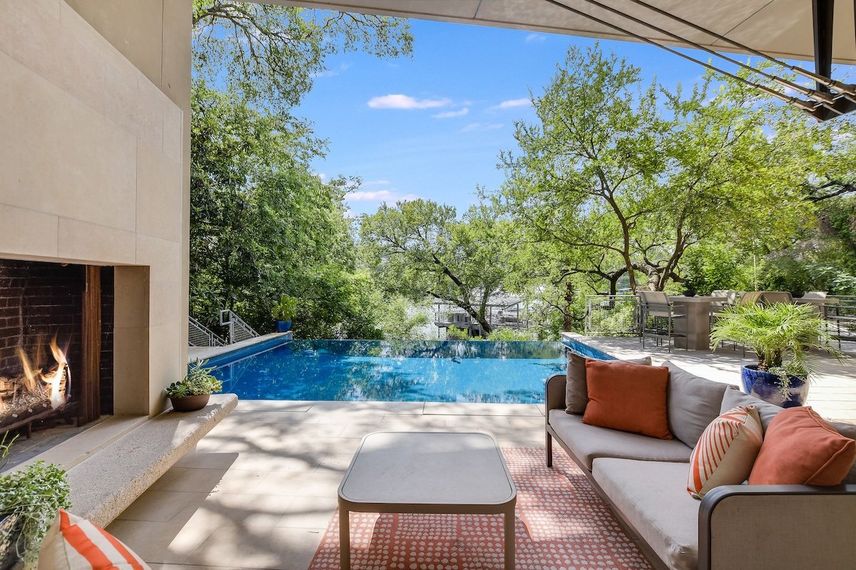 Above Waterfalls I Premier | Party Dock I Pool I T gallery image 2