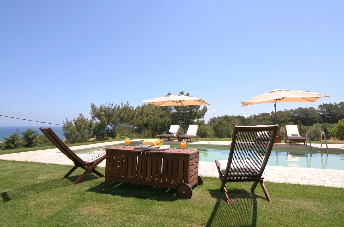 Beautiful villa with pool, 400m from the beach gallery image 5