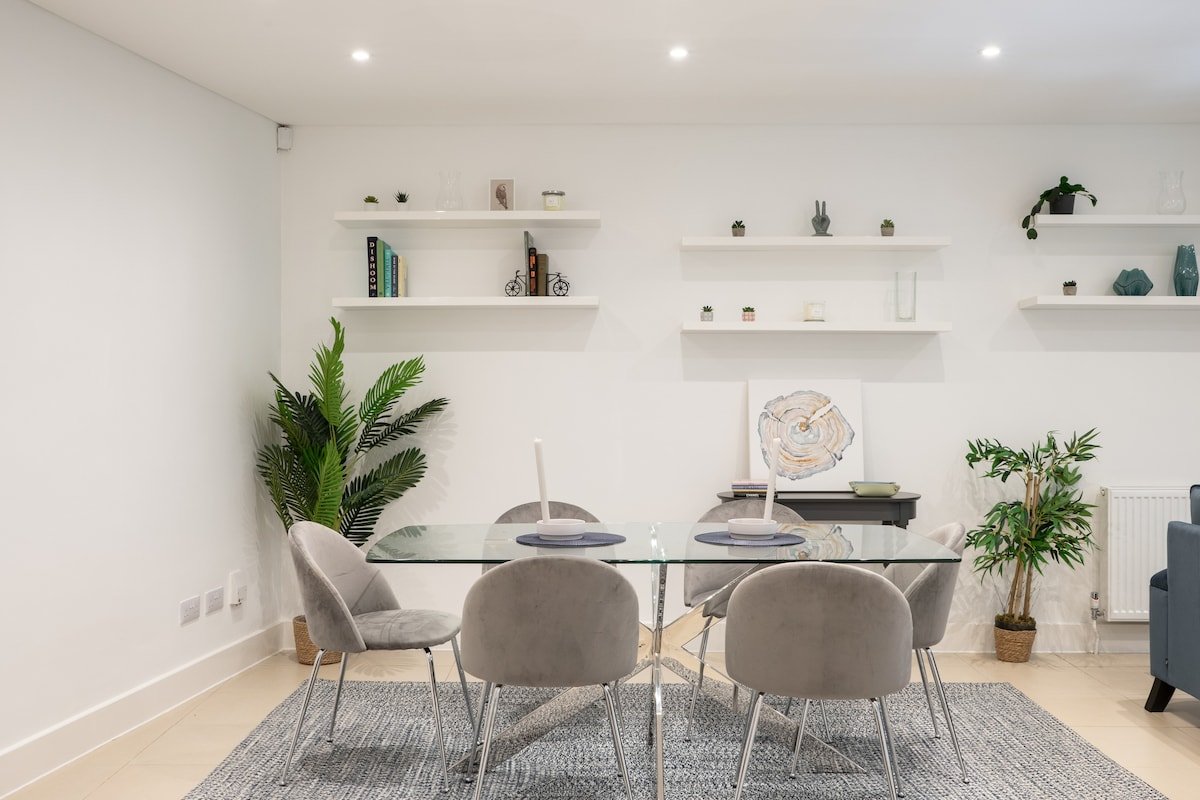 SUPERB 3 BEDROOM AND OFFICE COVENT GARDEN HOUSE gallery image 4