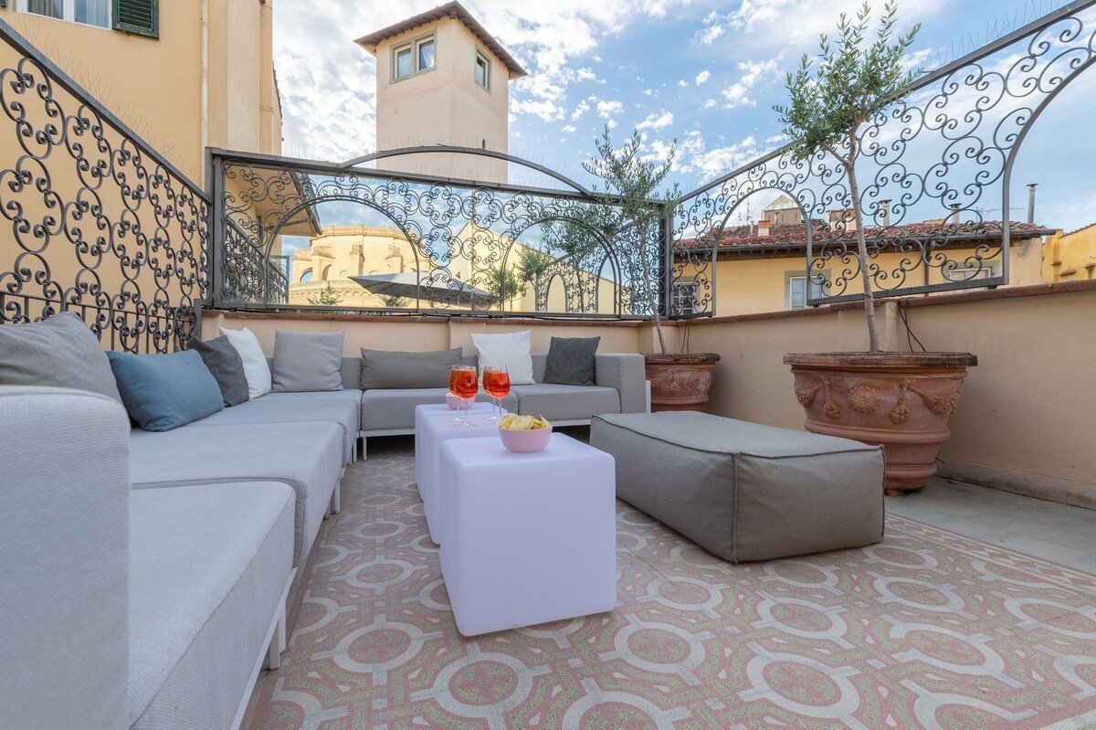 5 Stars Suite with Terrace gallery image 3